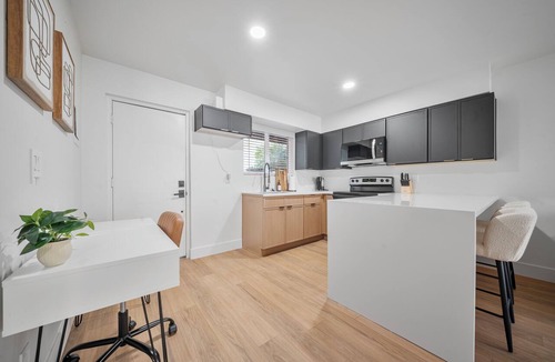 Camelback East Apartment | Arcadia Lite Unit 2 with King Bed + Patio