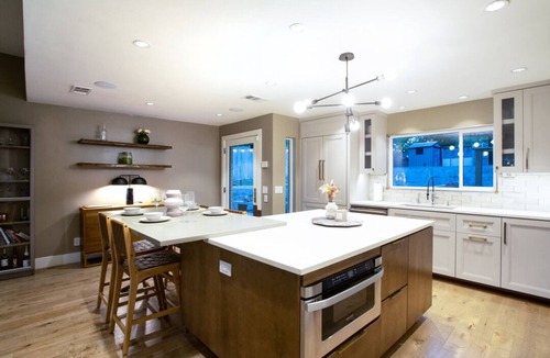 Wynnewood North House | Architectural gem with treetop view & SwimSpa 6min to Bishop Arts, 15 to Downtow