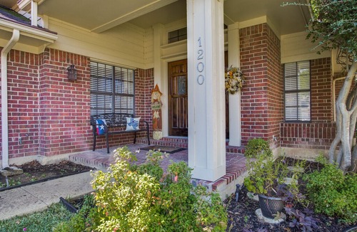 North Arlington House | Arlington Manor - 5BR/3BA Sleeps 18+ HotTub/FirePit