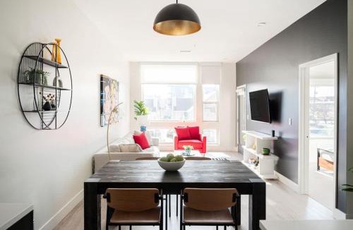 Highland House | Art-Inspired Loft with Mountain View - Zuni Lofts