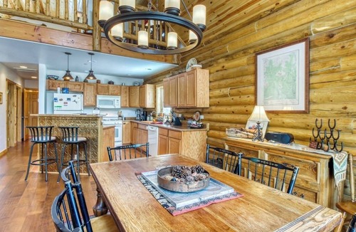 Columbine Lake House | Atmospheric mountain cabin with balcony & firepit - three miles from Purgatory