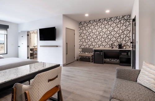 Dupont Hotel | Atwell Suites Denver Airport Tower Road by IHG