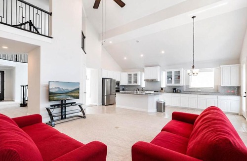 Aubrey House | Aubrey 5BR Group Stay - Yard Garage & Fireplace