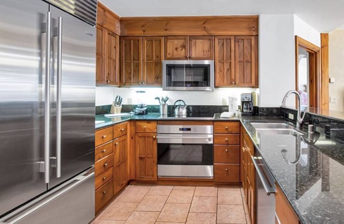 Vail Condo | Austrian Condo Vail Village, Breakfast, Daily Housekeeping Parking 3 Bed, 3 Bath