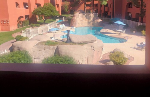 Paradise Valley Village Condo | Available Now! -Utilities Included-Prime Spot!Pools- Spas-shopping-restaurant’s