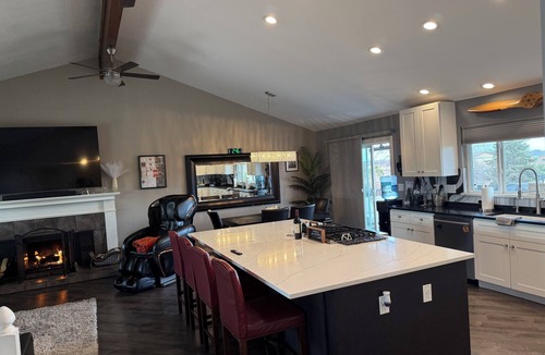 Parkland House | ~AWESOME AIRPARK HOME~ with Great amenities-3 bedroom 2 level large home