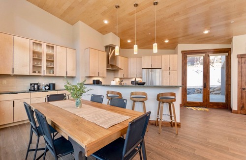 Windcliff Estates House | Azure Vista Vacation Home at Windcliff