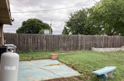 Wichita Falls House | B Cheerful in 3 bedr 1 ba with backyard and firepit
