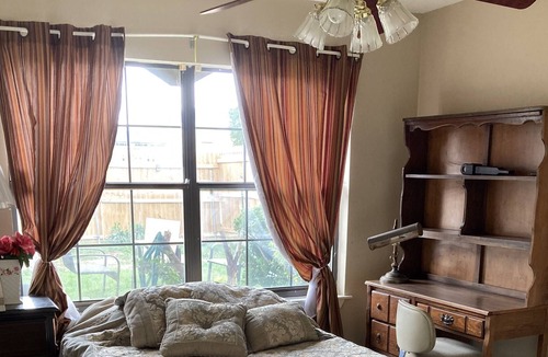 Wichita Falls House | B Cheerful in 3 bedr 1 ba with backyard and firepit