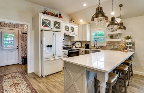 Argyle House | Backyard Bungalow w/Pool & Country Views