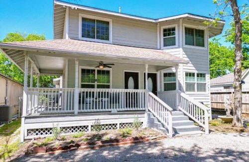 Conroe House | Backyard, Deck & Fire Pit: Conroe Getaway