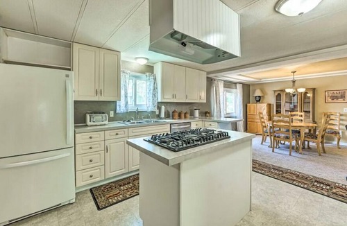 Wheatland House | Basecamp 6 bed Home near Power Plant, Glendo