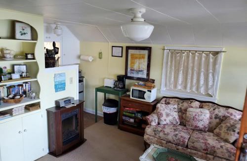 Adelma Beach House | Bay Cottage
