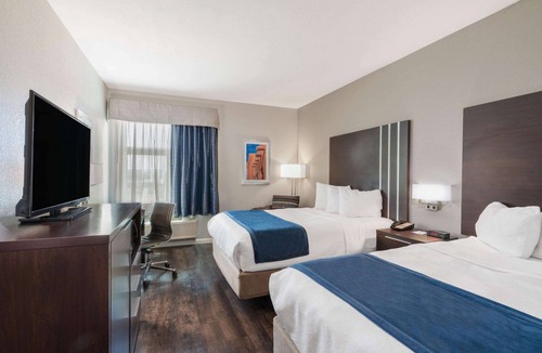 Albuquerque Hotel | Baymont by Wyndham Albuquerque Airport