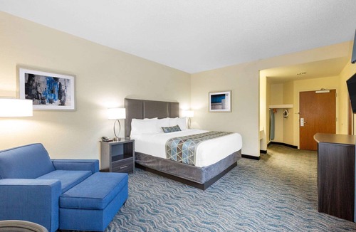 Des Moines Hotel | Baymont by Wyndham Des Moines Airport