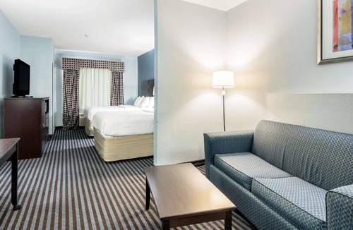 Mineral Wells Hotel | Baymont by Wyndham Mineral Wells