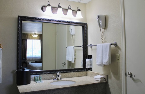 McAlester Hotel | Baymont by Wyndham McAlester Hwy 69