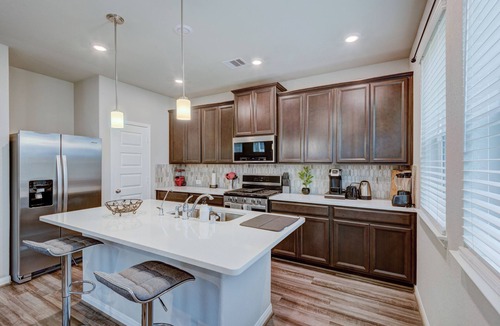 Addicks House | Beach Oak Drive Property - Energy Corridor