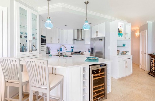 Dover Apartment | Beachfront 2-bed Apt with two pools - Sapphire 401