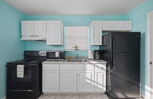 North Beach Apartment | Beachside 1BR Studio, Sleeps 4 & Near Attractions