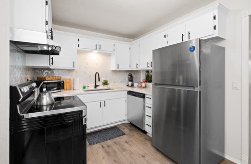 Glen Iris Apartment | Beacon Grove Retreat – Patio Washer/Dryer WiFi