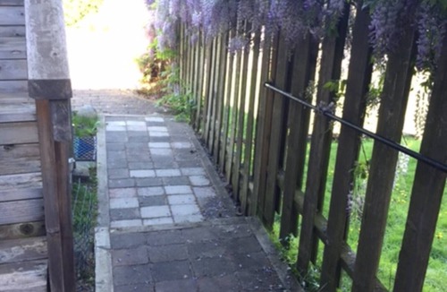 North Beacon Hill Apartment | Beacon Hill Retreat, Seattle, near Light Rail - best FIFA location!