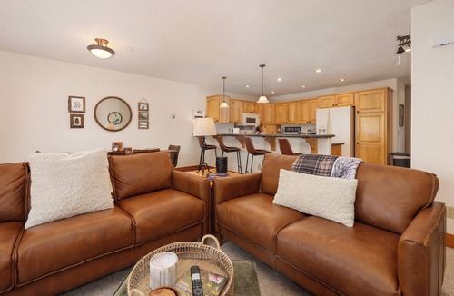 Grand Lake Condo | Beacon Landing Condo - on Lake Granby Luxurious Quality + Marina Right Outside