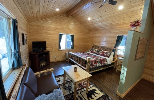Thompson Falls Hotel | Bear Creek Resort
