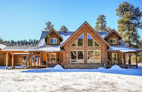 San Juan River Village Ski Chalet | Bear Paw Log Cabin4Bed4 BathHOT TUBFire Pit