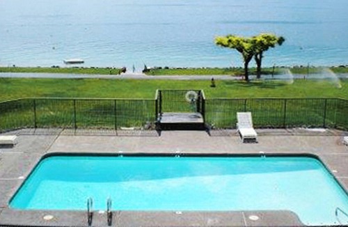 Chelan Apartment | Beautiful 1 bedroom unit at resort, sleeps 4