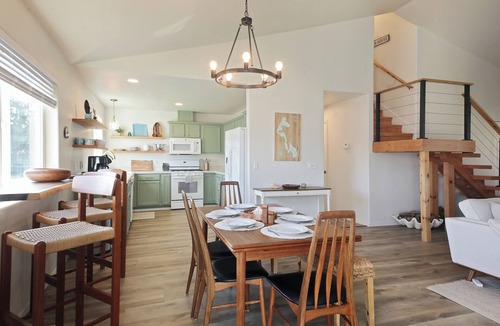 Freeland House | Beautiful 4-bedroom family-friendly house perfect for relaxing island getaways