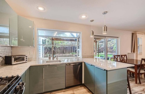 Louisville House | Beautiful 5 BDR Louisville Home W/Private Backyard