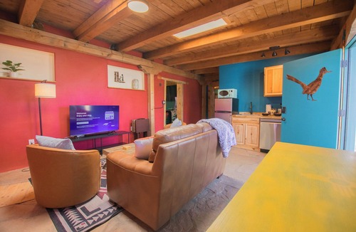 North Valley House | Beautiful and fun 3 bedroom house with a hot tub, arcade games and lots of room.