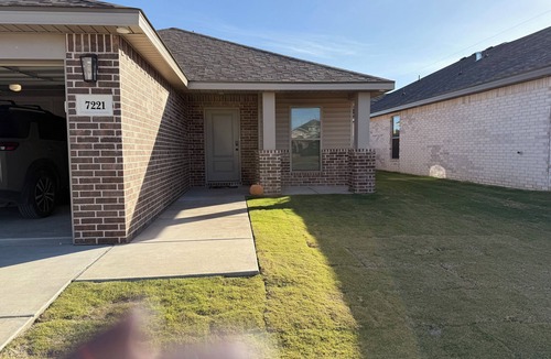 Lubbock House | Beautiful brand new home. Just entered VRBO market November 6. All things new!