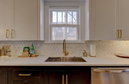 Norman House | Beautiful & Bright - Walk to OU & The Mont - King Bed, 3 Bedrooms, Fresh Remodel