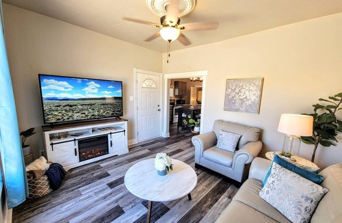 Pueblo House | Beautiful Bungalow in Pueblo
