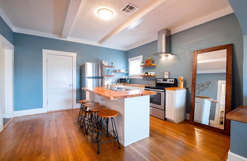 El Paso House | Beautiful bungalow located in the heart of El Paso