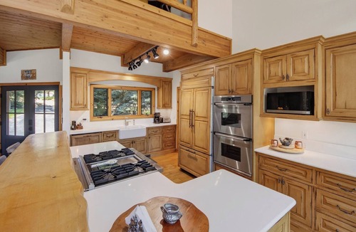 Durango House | Beautiful Colorado log home backing to the Florida River.