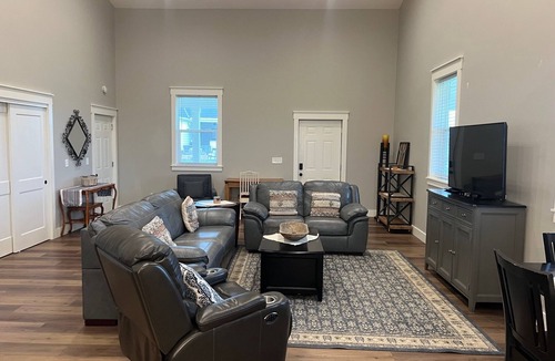 Irwin Apartment | Beautiful Country Setting 1000 Sq. Ft Loft Barn Dominium Apartment all Amenities