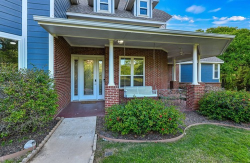 Cross Roads House | Beautiful country getaway. Close to Denton on 3 secluded acres!