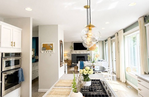 Newcastle House | Beautiful Eastside 5 bedroom resort like home with Hot-tub and AC
