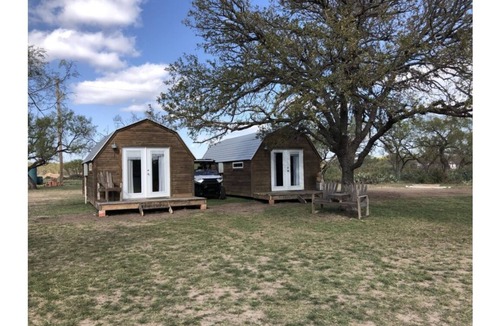 Hext House | Beautiful home in a private country setting overlooking the San Saba River.