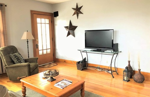Omaha House | Beautiful Home near Zoo/College World Series/Downtown