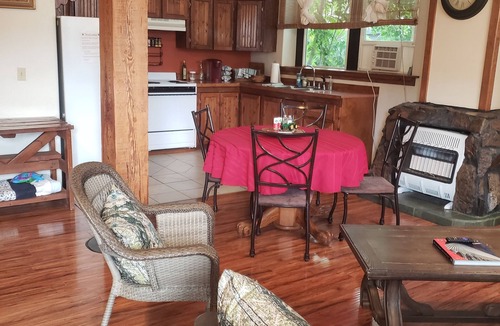 Union Apartment | Beautiful Loft Apartment Centrally Located for Recreation.