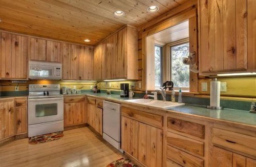 Lyons House | Beautiful Log Cabin with Acreage