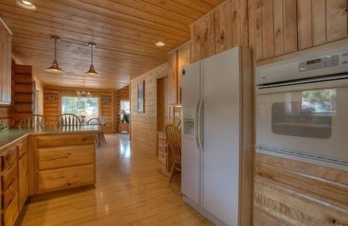 Lyons House | Beautiful Log Cabin with Acreage