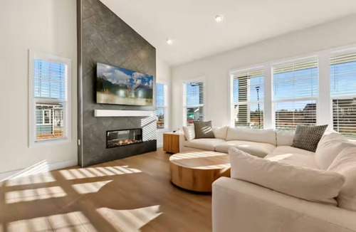 Fort Collins House | Beautiful new 4-br, 4.5 ba house with office and studio suite in Fort Collins!
