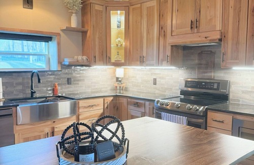 Mount Ida House | Beautiful new barndominium close to lake Ouachita, caddo river and camp ozark.