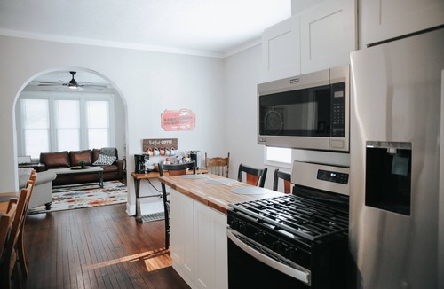 Des Moines House | Beautiful remodeled historic Drake Univ home minutes from downtown and all metro