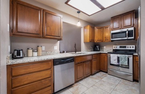 Bear Canyon House | Beautiful Townhome in NE Albuquerque